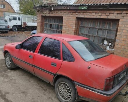 Красный Опель Вектра, объемом двигателя 1 л и пробегом 300 тыс. км за 1300 $, фото 1 на Automoto.ua