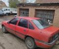 Красный Опель Вектра, объемом двигателя 1 л и пробегом 300 тыс. км за 1300 $, фото 1 на Automoto.ua