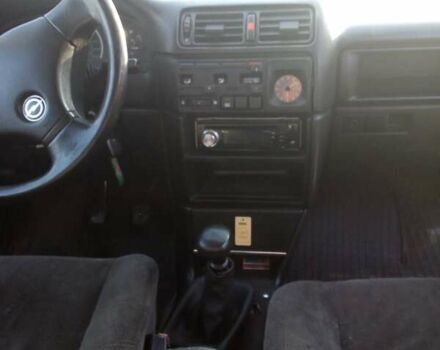 Красный Опель Вектра, объемом двигателя 2 л и пробегом 380 тыс. км за 950 $, фото 2 на Automoto.ua