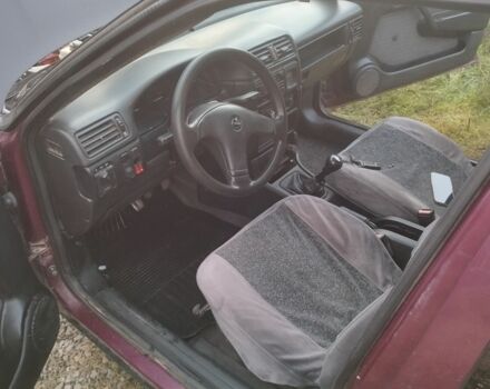 Красный Опель Вектра, объемом двигателя 2 л и пробегом 263 тыс. км за 360 $, фото 6 на Automoto.ua