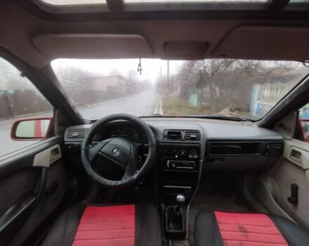 Червоний Опель Вектра, об'ємом двигуна 1.7 л та пробігом 242 тис. км за 1300 $, фото 4 на Automoto.ua