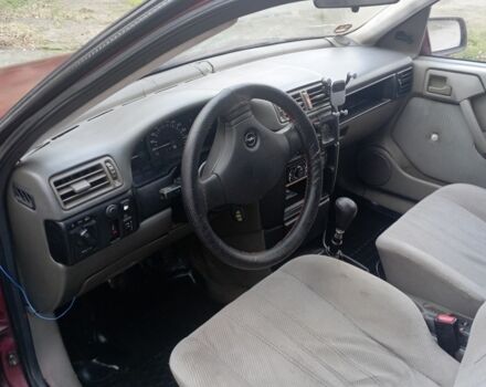 Червоний Опель Вектра, об'ємом двигуна 1.8 л та пробігом 300 тис. км за 1000 $, фото 8 на Automoto.ua