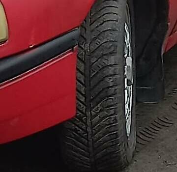 Червоний Опель Вектра, об'ємом двигуна 1.6 л та пробігом 330 тис. км за 651 $, фото 5 на Automoto.ua