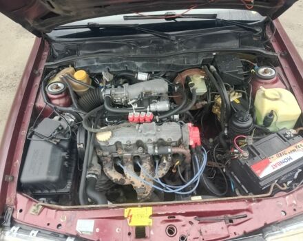 Красный Опель Вектра, объемом двигателя 2 л и пробегом 546 тыс. км за 1000 $, фото 4 на Automoto.ua