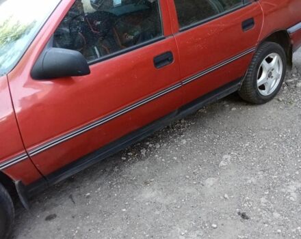 Красный Опель Вектра, объемом двигателя 1.6 л и пробегом 342 тыс. км за 1600 $, фото 2 на Automoto.ua