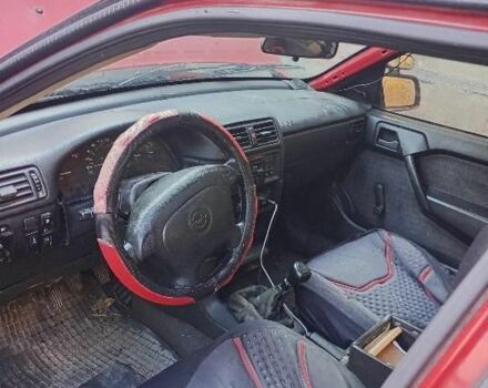 Червоний Опель Вектра, об'ємом двигуна 2 л та пробігом 300 тис. км за 200 $, фото 3 на Automoto.ua