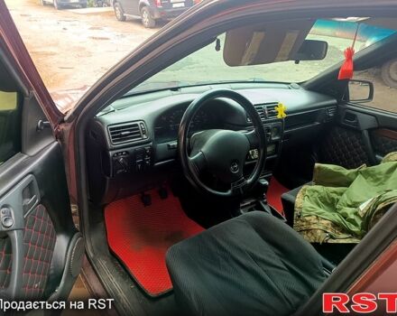 Червоний Опель Вектра, об'ємом двигуна 1.6 л та пробігом 530 тис. км за 2000 $, фото 3 на Automoto.ua