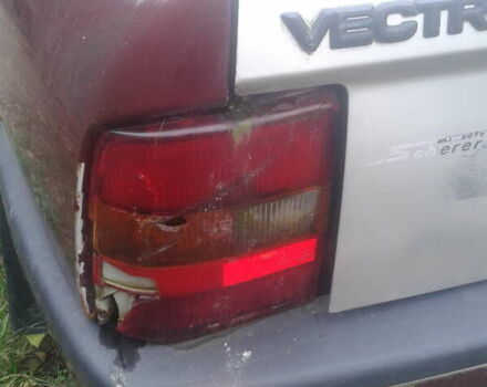 Червоний Опель Вектра, об'ємом двигуна 1.6 л та пробігом 285 тис. км за 950 $, фото 6 на Automoto.ua