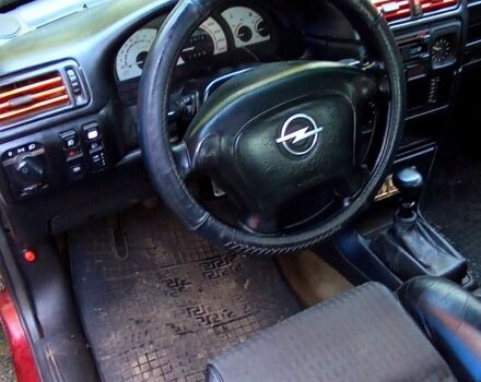 Красный Опель Вектра, объемом двигателя 1.8 л и пробегом 0 тыс. км за 1400 $, фото 6 на Automoto.ua