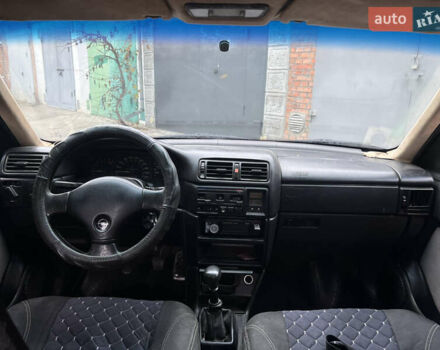 Опель Вектра 1991 в Хмельницком на Automoto.ua Красный Опель Вектра, объемом двигателя 1.8 л и пробегом 243 тыс. км за 850 $, фото 8 на Automoto.ua