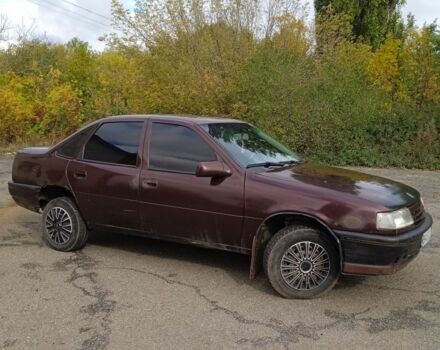 Красный Опель Вектра, объемом двигателя 2 л и пробегом 333 тыс. км за 1100 $, фото 4 на Automoto.ua