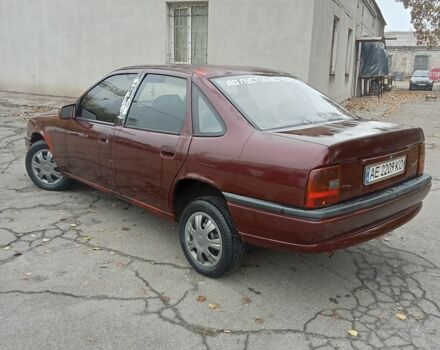 Красный Опель Вектра, объемом двигателя 1.7 л и пробегом 1 тыс. км за 1071 $, фото 3 на Automoto.ua