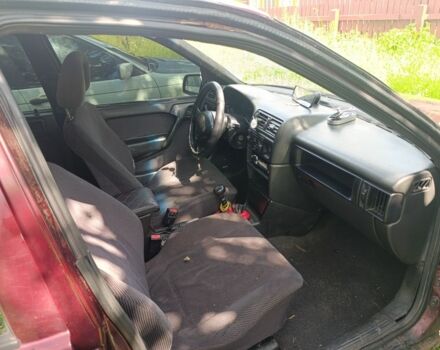 Красный Опель Вектра, объемом двигателя 2 л и пробегом 3 тыс. км за 600 $, фото 4 на Automoto.ua