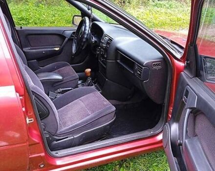 Червоний Опель Вектра, об'ємом двигуна 1.6 л та пробігом 330 тис. км за 1500 $, фото 2 на Automoto.ua