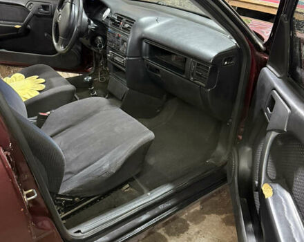 Червоний Опель Вектра, об'ємом двигуна 1.6 л та пробігом 300 тис. км за 1900 $, фото 31 на Automoto.ua