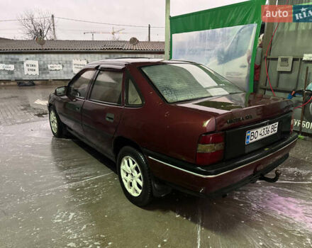 Красный Опель Вектра, объемом двигателя 1.8 л и пробегом 100 тыс. км за 750 $, фото 5 на Automoto.ua