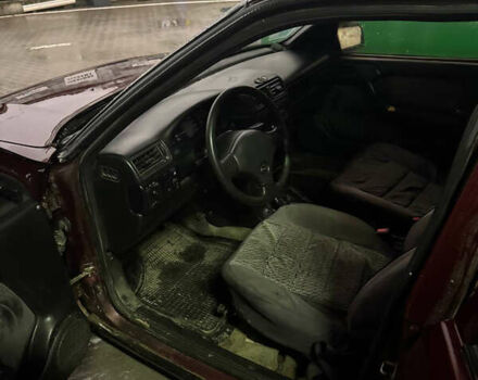 Красный Опель Вектра, объемом двигателя 1.8 л и пробегом 100 тыс. км за 750 $, фото 6 на Automoto.ua