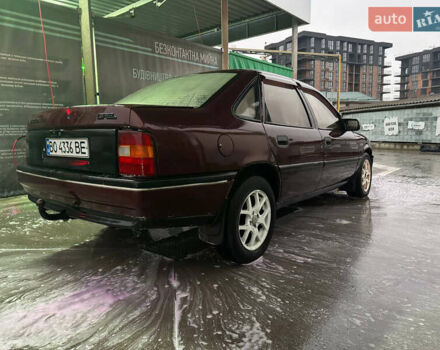 Красный Опель Вектра, объемом двигателя 1.8 л и пробегом 100 тыс. км за 750 $, фото 3 на Automoto.ua