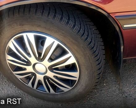 Опель Вектра 1991 в Николаеве на Automoto.ua Красный Опель Вектра, объемом двигателя 1.8 л и пробегом 300 тыс. км за 1600 $, фото 4 на Automoto.ua