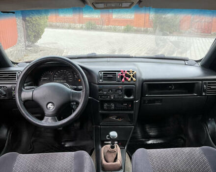 Червоний Опель Вектра, об'ємом двигуна 2 л та пробігом 220 тис. км за 1250 $, фото 6 на Automoto.ua