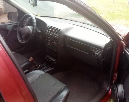 Червоний Опель Вектра, об'ємом двигуна 1.6 л та пробігом 50 тис. км за 1100 $, фото 2 на Automoto.ua