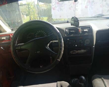 Красный Опель Вектра, объемом двигателя 1.6 л и пробегом 330 тыс. км за 1400 $, фото 4 на Automoto.ua