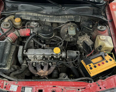 Опель Вектра 1991 в Долине на Automoto.ua Красный Опель Вектра, объемом двигателя 1.6 л и пробегом 289 тыс. км за 1650 $, фото 13 на Automoto.ua