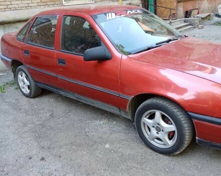 Красный Опель Вектра, объемом двигателя 1.6 л и пробегом 342 тыс. км за 1600 $, фото 1 на Automoto.ua