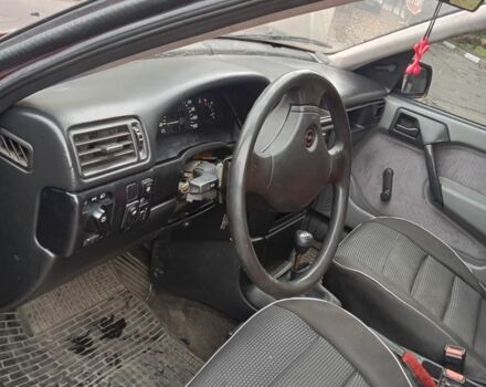 Красный Опель Вектра, объемом двигателя 1.7 л и пробегом 1 тыс. км за 1071 $, фото 7 на Automoto.ua