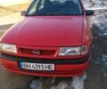 Красный Опель Вектра, объемом двигателя 1.7 л и пробегом 400 тыс. км за 800 $, фото 4 на Automoto.ua