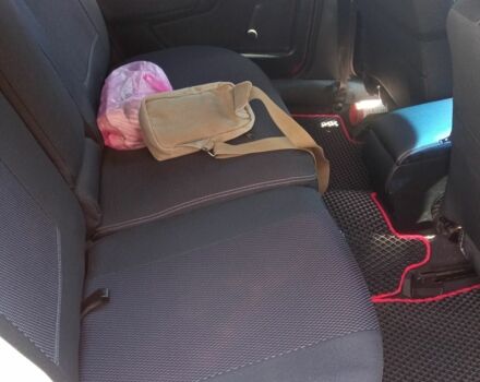 Червоний Опель Вектра, об'ємом двигуна 1 л та пробігом 280 тис. км за 2854 $, фото 3 на Automoto.ua