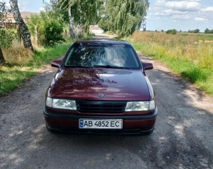 Красный Опель Вектра, объемом двигателя 1.6 л и пробегом 230 тыс. км за 2100 $, фото 1 на Automoto.ua