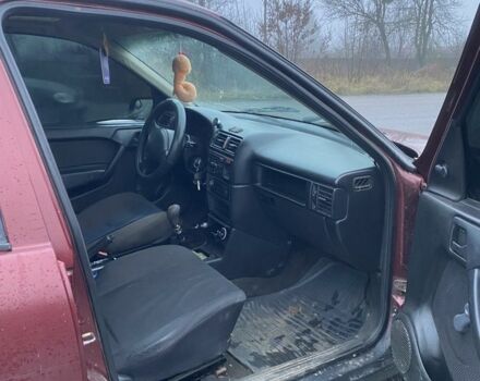 Красный Опель Вектра, объемом двигателя 1.8 л и пробегом 777 тыс. км за 2000 $, фото 4 на Automoto.ua