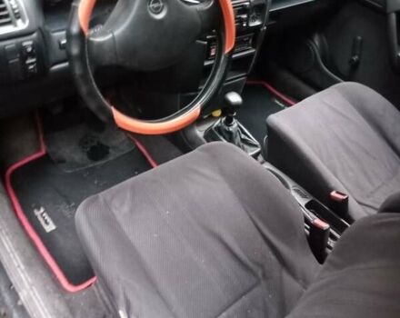 Красный Опель Вектра, объемом двигателя 1.8 л и пробегом 270 тыс. км за 1800 $, фото 3 на Automoto.ua