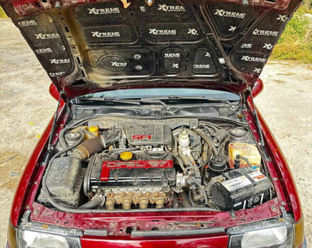 Красный Опель Вектра, объемом двигателя 1.8 л и пробегом 100 тыс. км за 3100 $, фото 12 на Automoto.ua