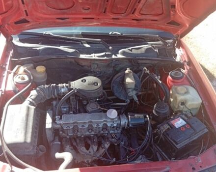 Червоний Опель Вектра, об'ємом двигуна 1.6 л та пробігом 340 тис. км за 900 $, фото 2 на Automoto.ua