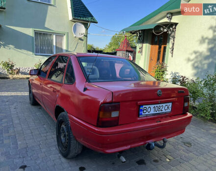 Красный Опель Вектра, объемом двигателя 1.6 л и пробегом 300 тыс. км за 680 $, фото 2 на Automoto.ua
