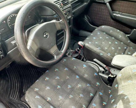 Красный Опель Вектра, объемом двигателя 1.8 л и пробегом 100 тыс. км за 3100 $, фото 11 на Automoto.ua