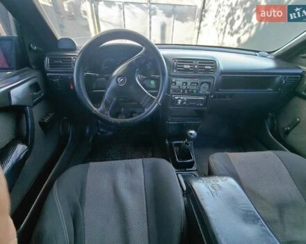 Красный Опель Вектра, объемом двигателя 1.6 л и пробегом 304 тыс. км за 1300 $, фото 8 на Automoto.ua