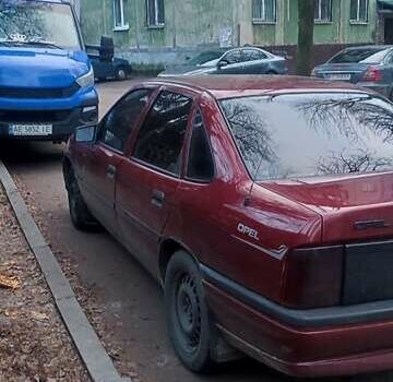 Червоний Опель Вектра, об'ємом двигуна 1.6 л та пробігом 300 тис. км за 1700 $, фото 2 на Automoto.ua