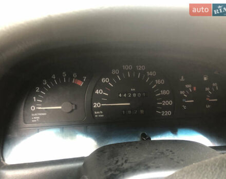 Опель Вектра 1993 в Никополе на Automoto.ua Красный Опель Вектра, объемом двигателя 2 л и пробегом 443 тыс. км за 500 $, фото 5 на Automoto.ua