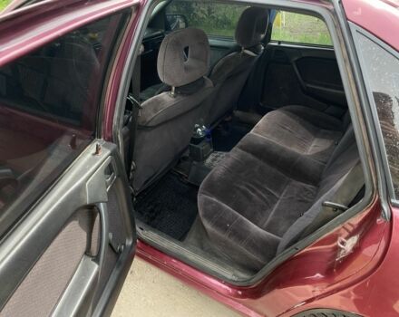 Красный Опель Вектра, объемом двигателя 1.6 л и пробегом 250 тыс. км за 1300 $, фото 4 на Automoto.ua