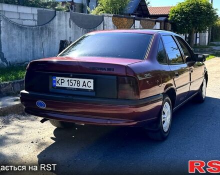 Красный Опель Вектра, объемом двигателя 1.6 л и пробегом 300 тыс. км за 1650 $, фото 3 на Automoto.ua