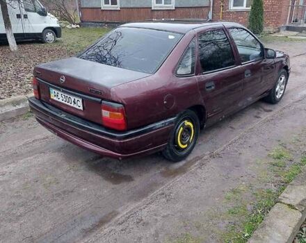 Красный Опель Вектра, объемом двигателя 1.8 л и пробегом 200 тыс. км за 650 $, фото 3 на Automoto.ua