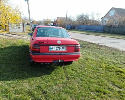 Красный Опель Вектра, объемом двигателя 1.7 л и пробегом 250 тыс. км за 1200 $, фото 3 на Automoto.ua