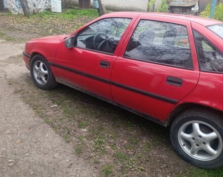 Красный Опель Вектра, объемом двигателя 1 л и пробегом 320 тыс. км за 1300 $, фото 3 на Automoto.ua