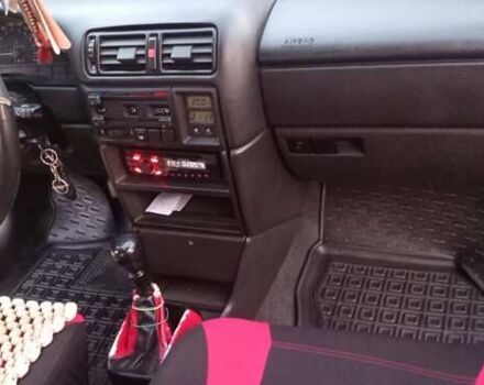 Червоний Опель Вектра, об'ємом двигуна 1.8 л та пробігом 250 тис. км за 2200 $, фото 3 на Automoto.ua