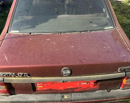 Красный Опель Вектра, объемом двигателя 1.7 л и пробегом 300 тыс. км за 600 $, фото 7 на Automoto.ua