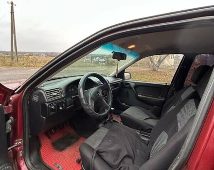 Красный Опель Вектра, объемом двигателя 1.8 л и пробегом 350 тыс. км за 1400 $, фото 8 на Automoto.ua