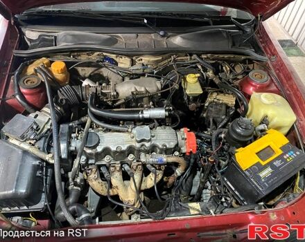 Красный Опель Вектра, объемом двигателя 1.6 л и пробегом 336 тыс. км за 2000 $, фото 2 на Automoto.ua